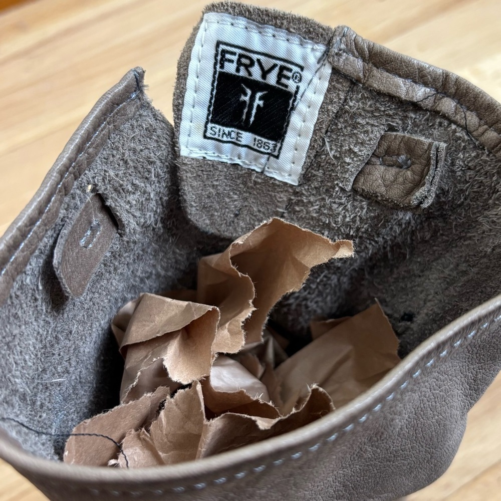 Frye Veronica Shortie Short Grey/Brown Leather Pull-On Boots Women’s Size 6 - Picture 9 of 10